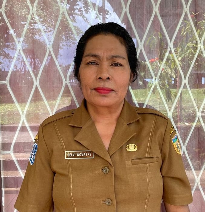 SELVIANA J WOMPERE, S.Sos